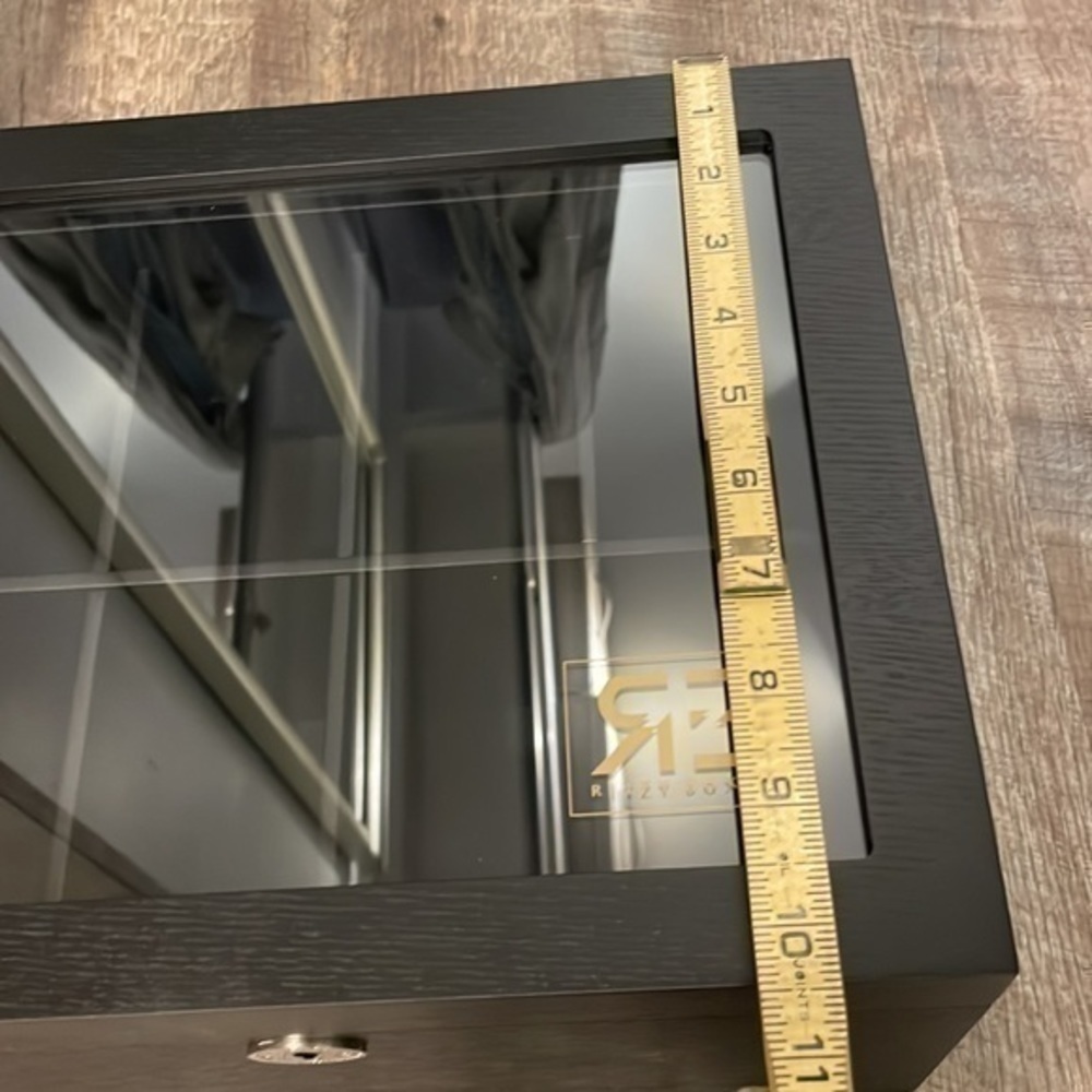Ritzy Boxes Black wooden glass belt display case 8 belt storage - Picture 7 of 9